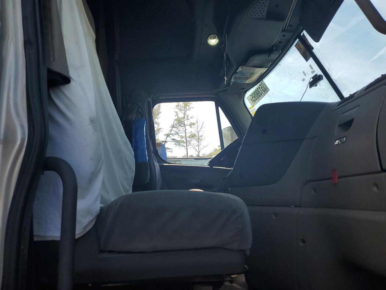 Lot #3291277970 2016 FREIGHTLINER CASCADIA 1