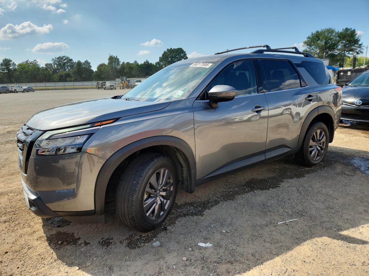 NISSAN PATHFINDER SV