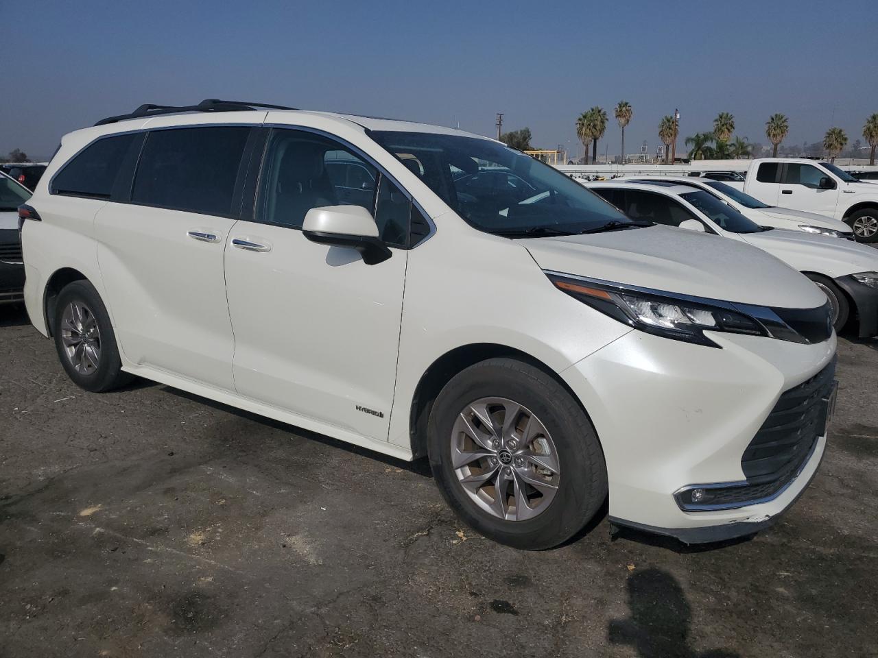 TOYOTA SIENNA XLE