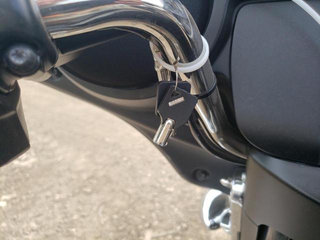 2015 HARLEY-DAVIDSON FLHX STREE 1HD1KBM15FB650242