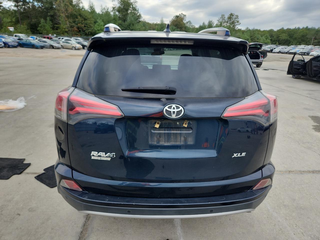 TOYOTA RAV4 XLE