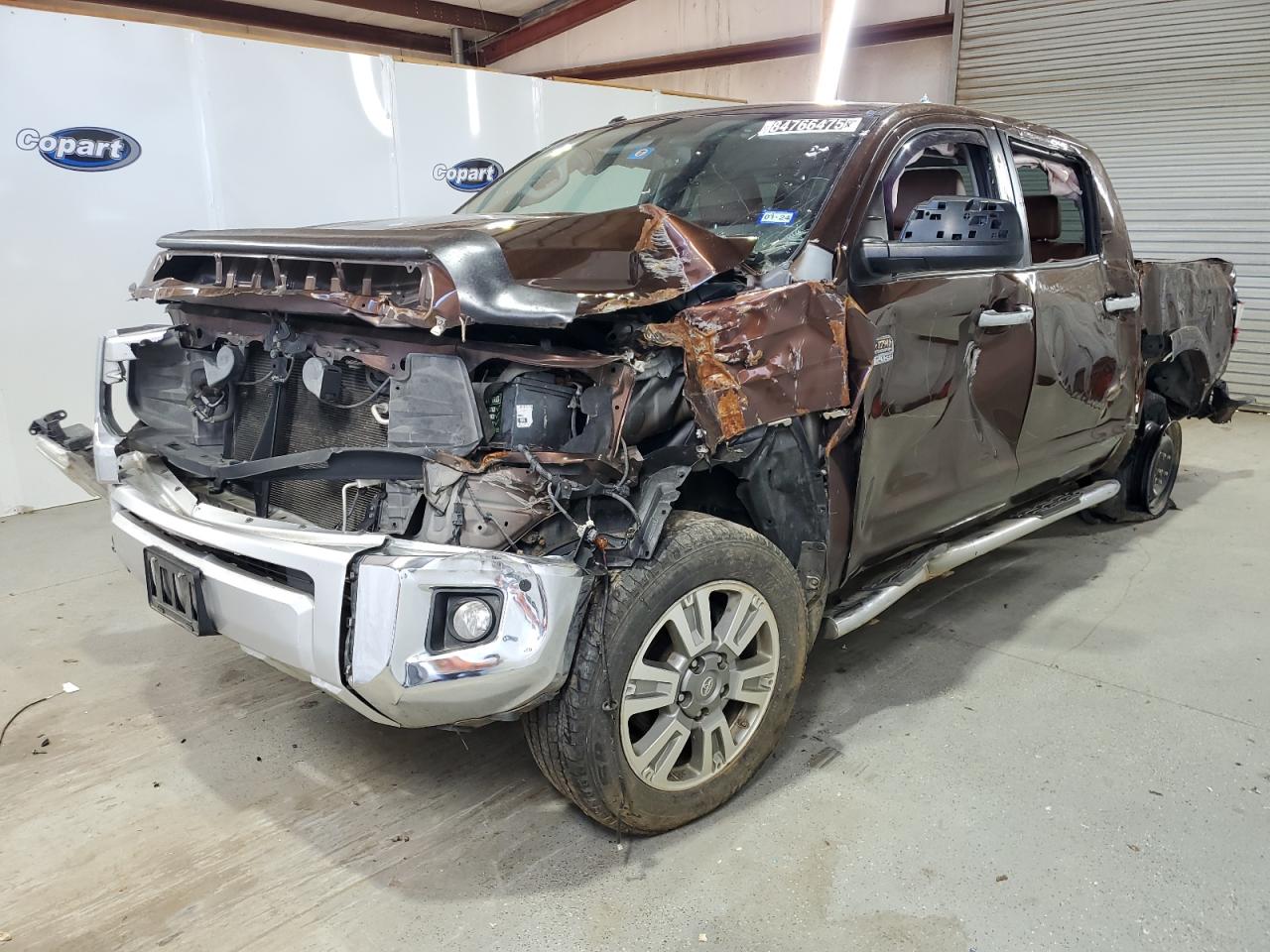 TOYOTA TUNDRA CREWMAX PLATINUM