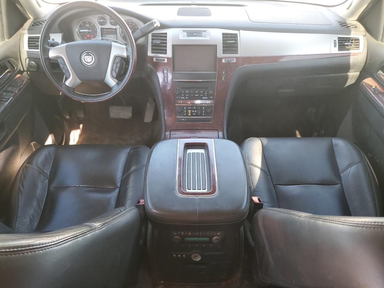 CADILLAC ESCALADE ESV LUXURY