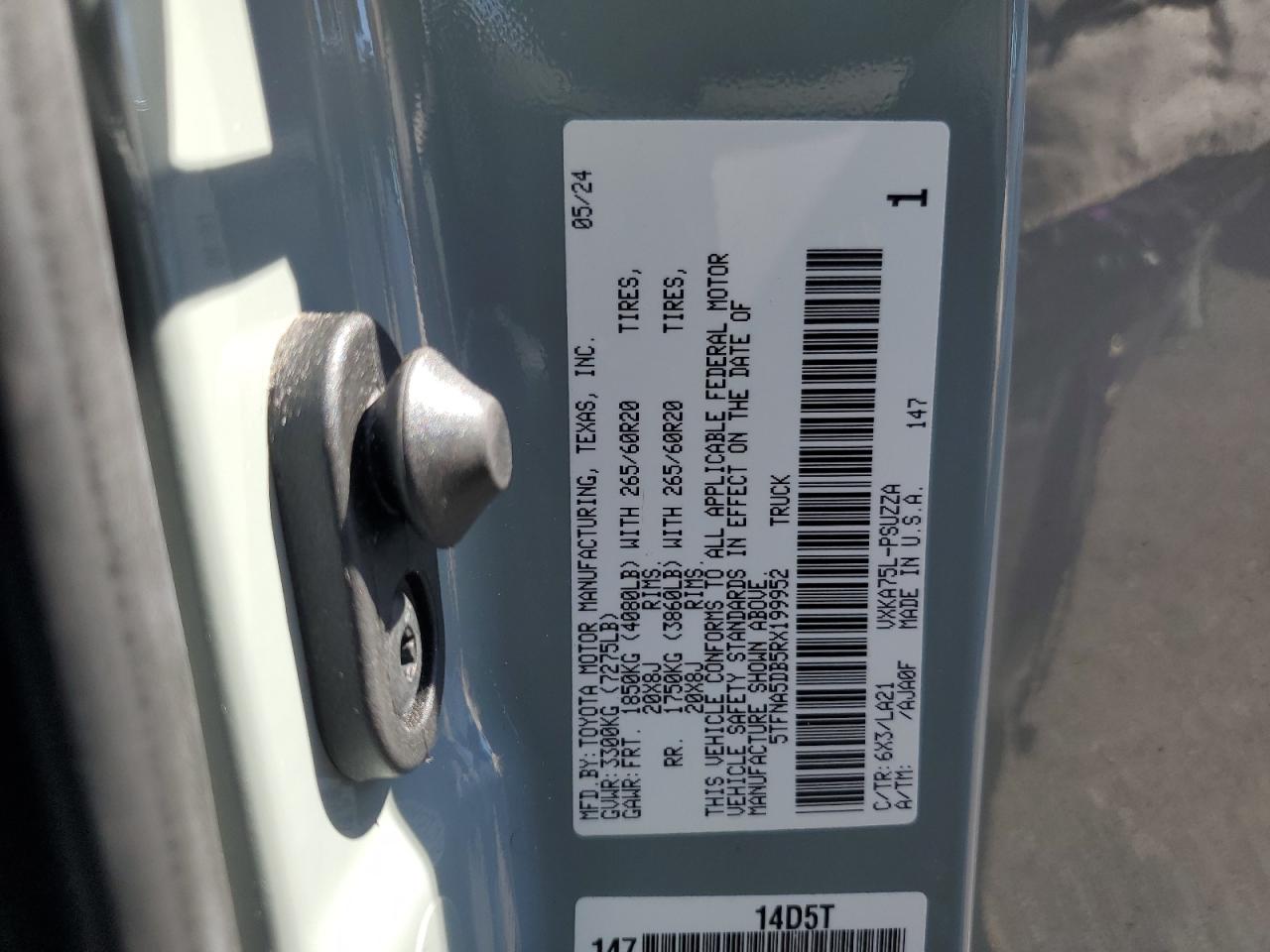 TOYOTA TUNDRA CREWMAX PLATINUM