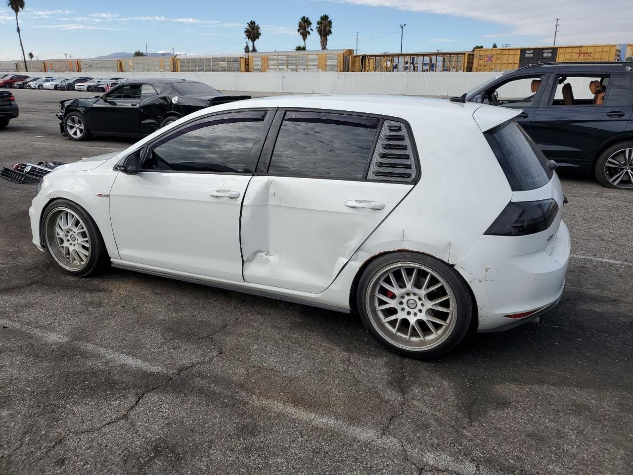 VOLKSWAGEN GOLF GTI S