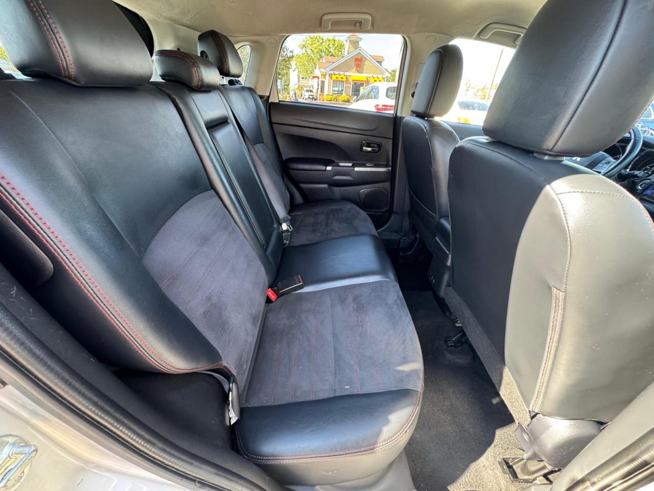 MITSUBISHI OUTLANDER ES