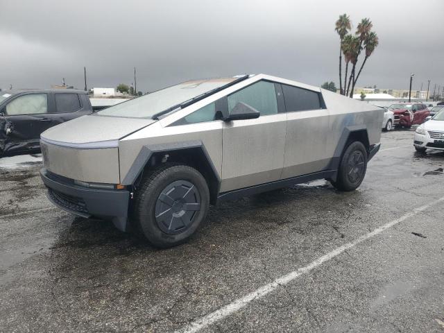 TESLA CYBERTRUCK