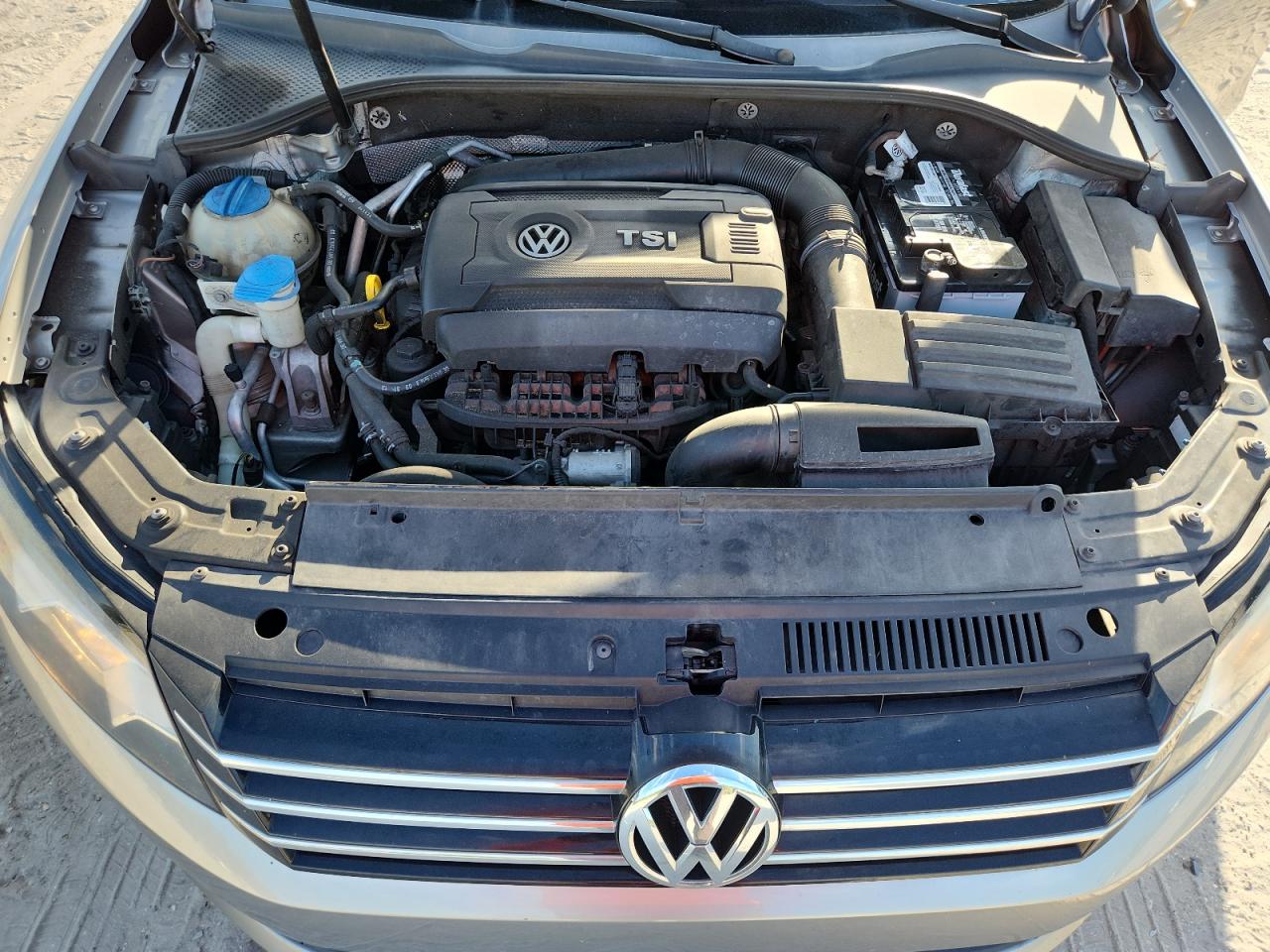 VOLKSWAGEN PASSAT SE