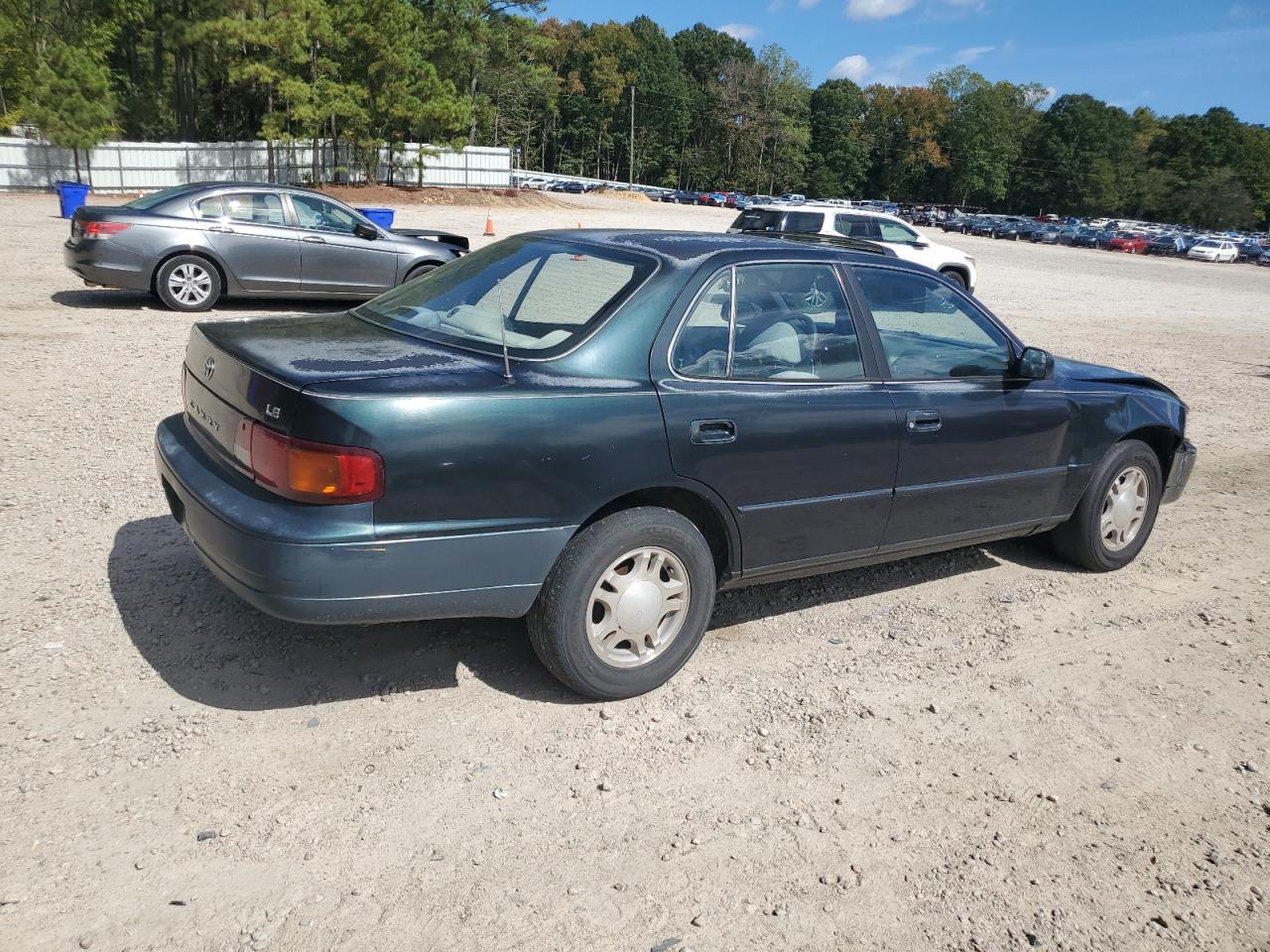 Lot #3279473399 1995 TOYOTA CAMRY LE