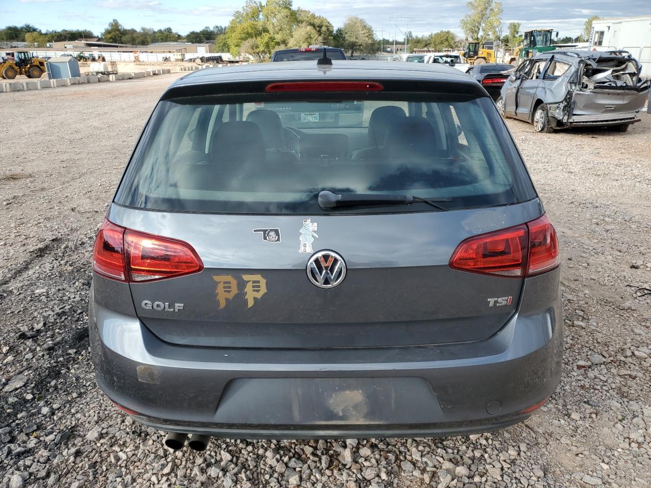 VOLKSWAGEN GOLF
