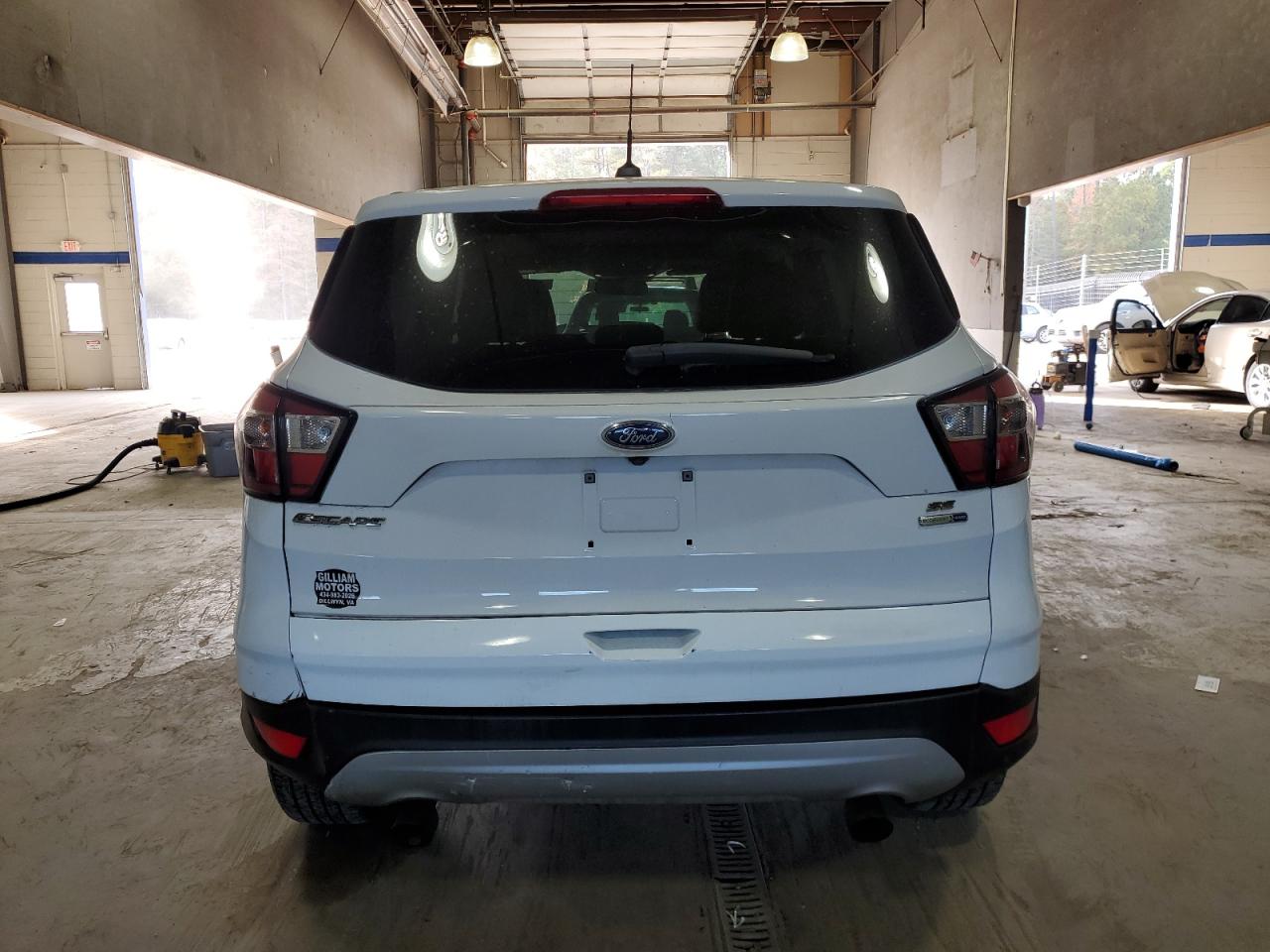 FORD ESCAPE SE