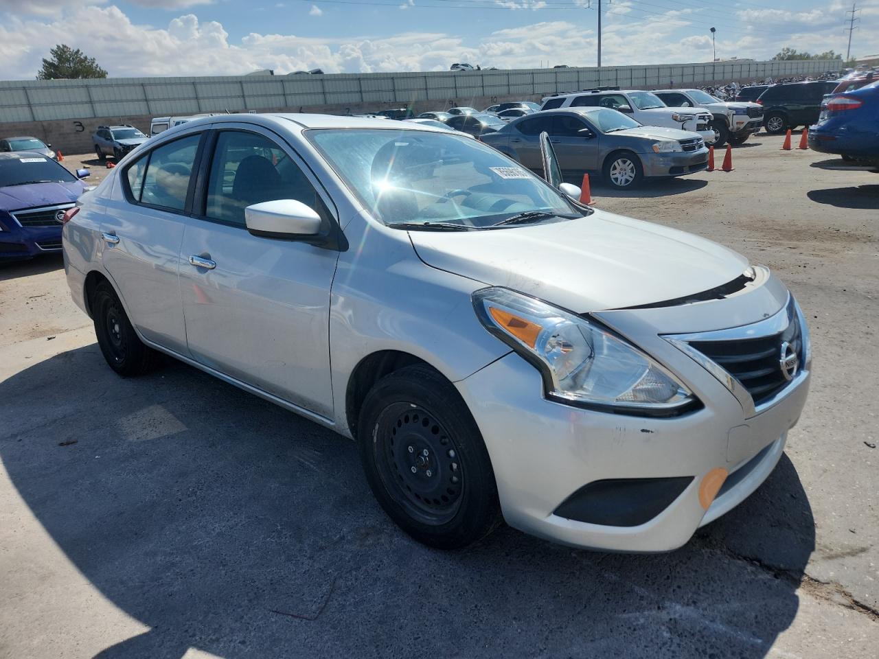 NISSAN VERSA S