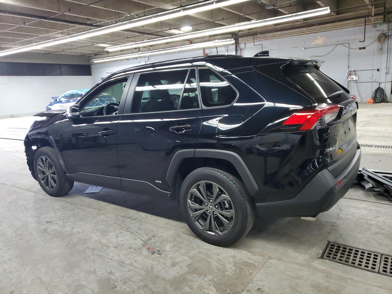 TOYOTA RAV4 XLE PREMIUM