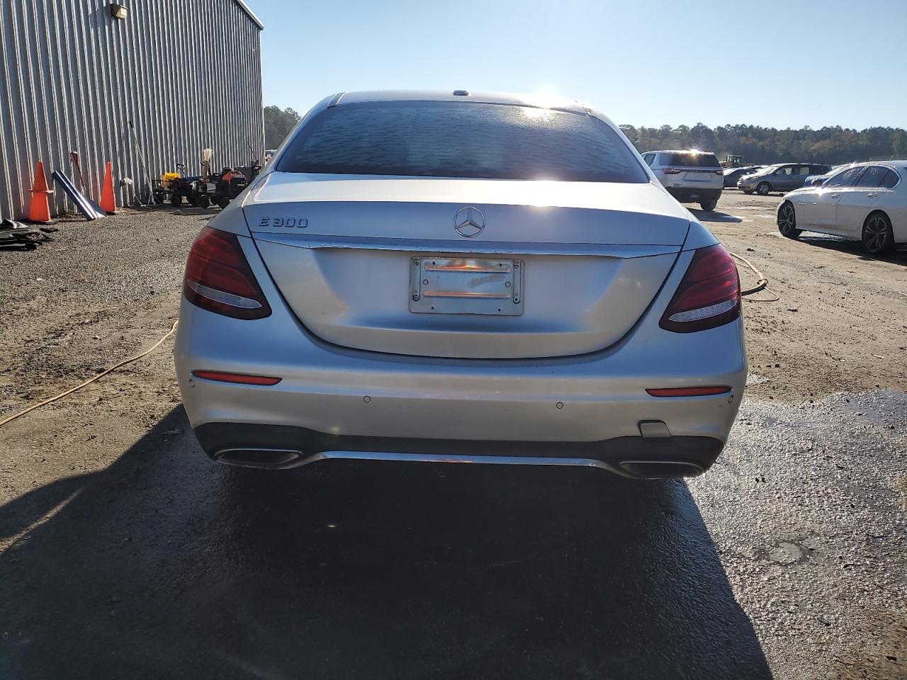 MERCEDES-BENZ E-CLASS 300