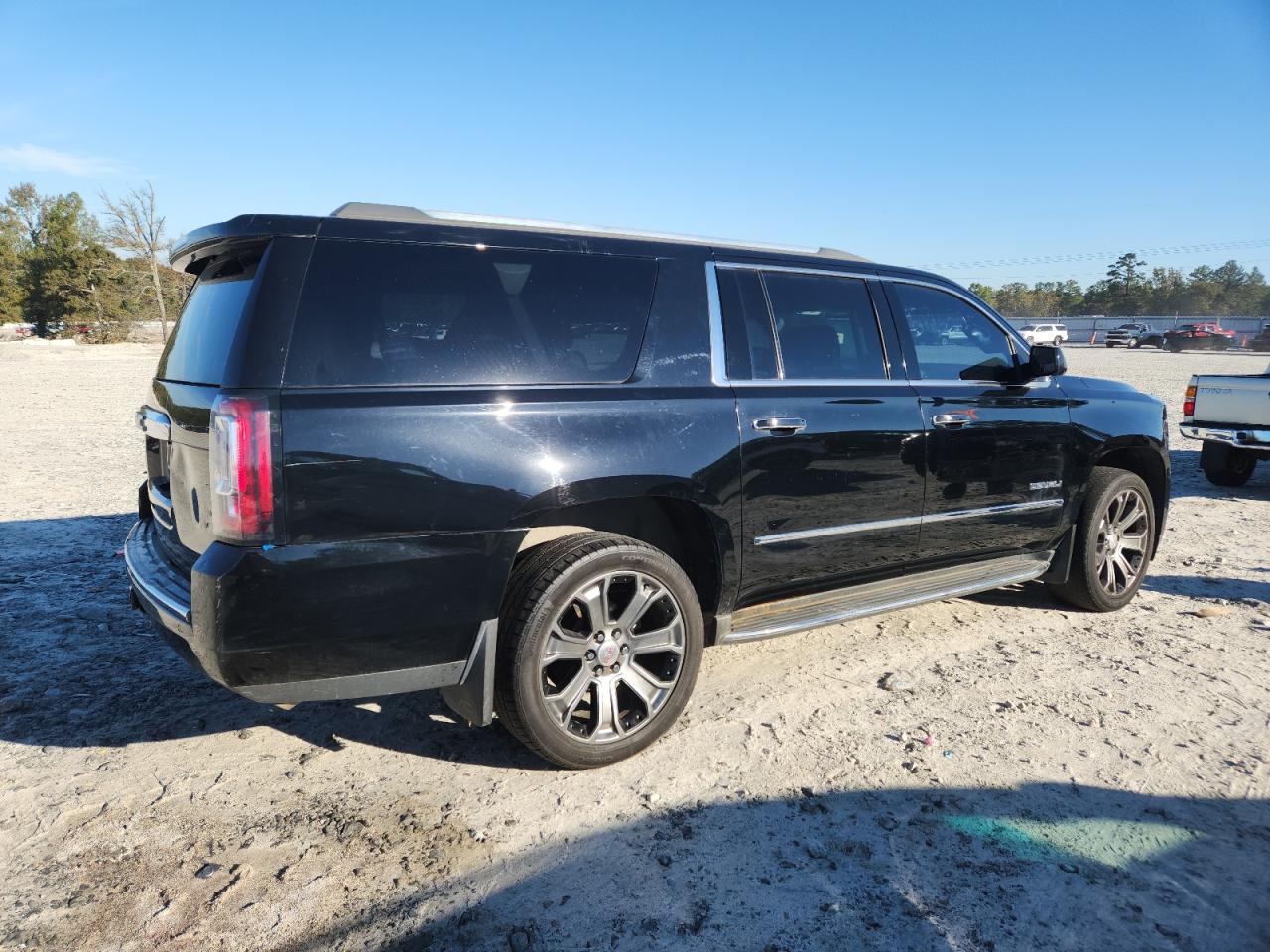 GMC YUKON DENALI