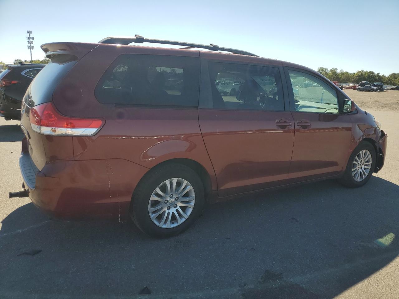 TOYOTA SIENNA XLE