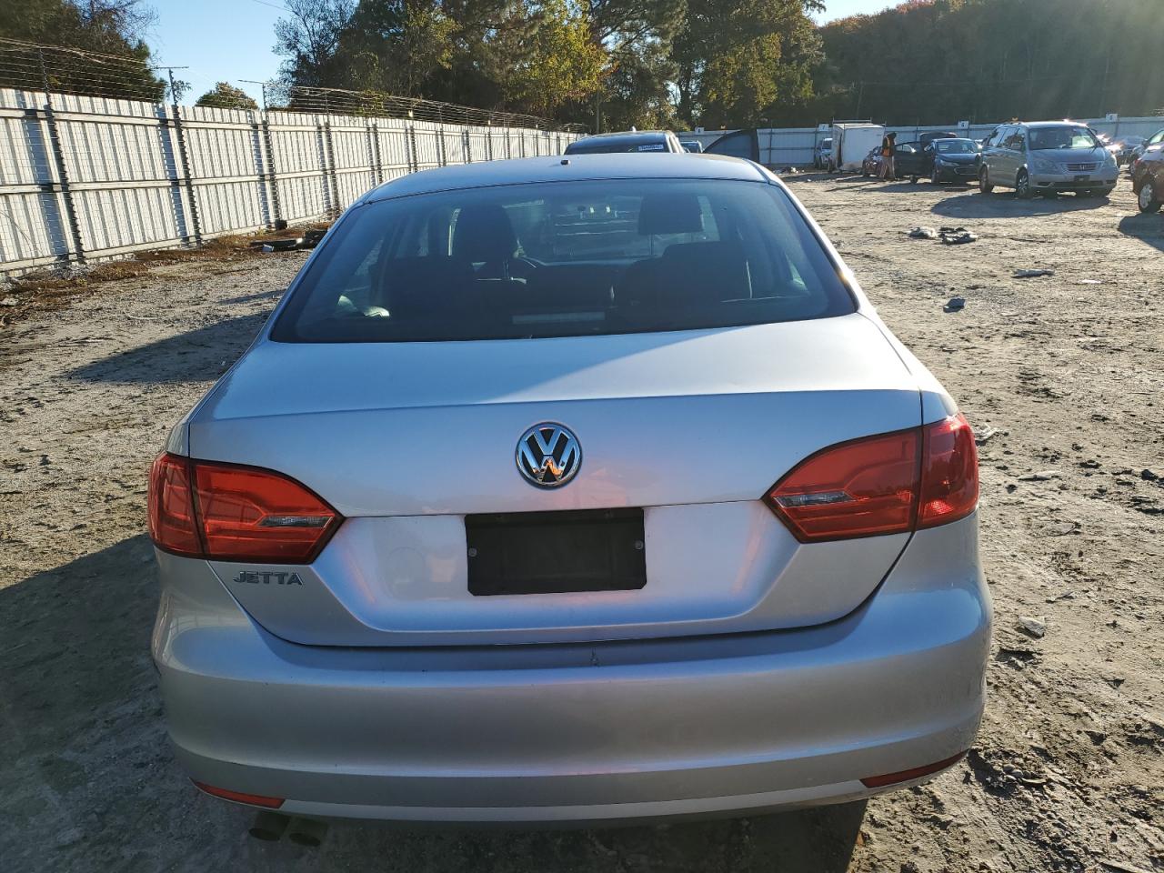 VOLKSWAGEN JETTA BASE