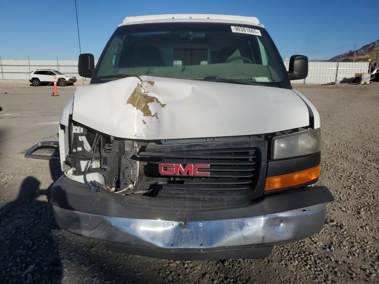 Lot #3304145492 2009 GMC SAVANA