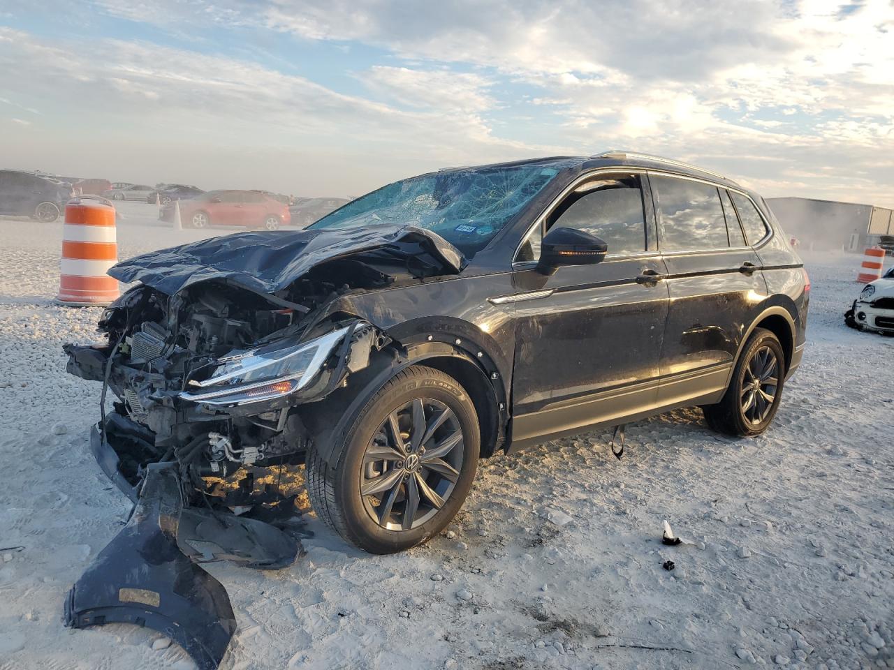 Lot #3305761755 2023 VOLKSWAGEN TIGUAN SE