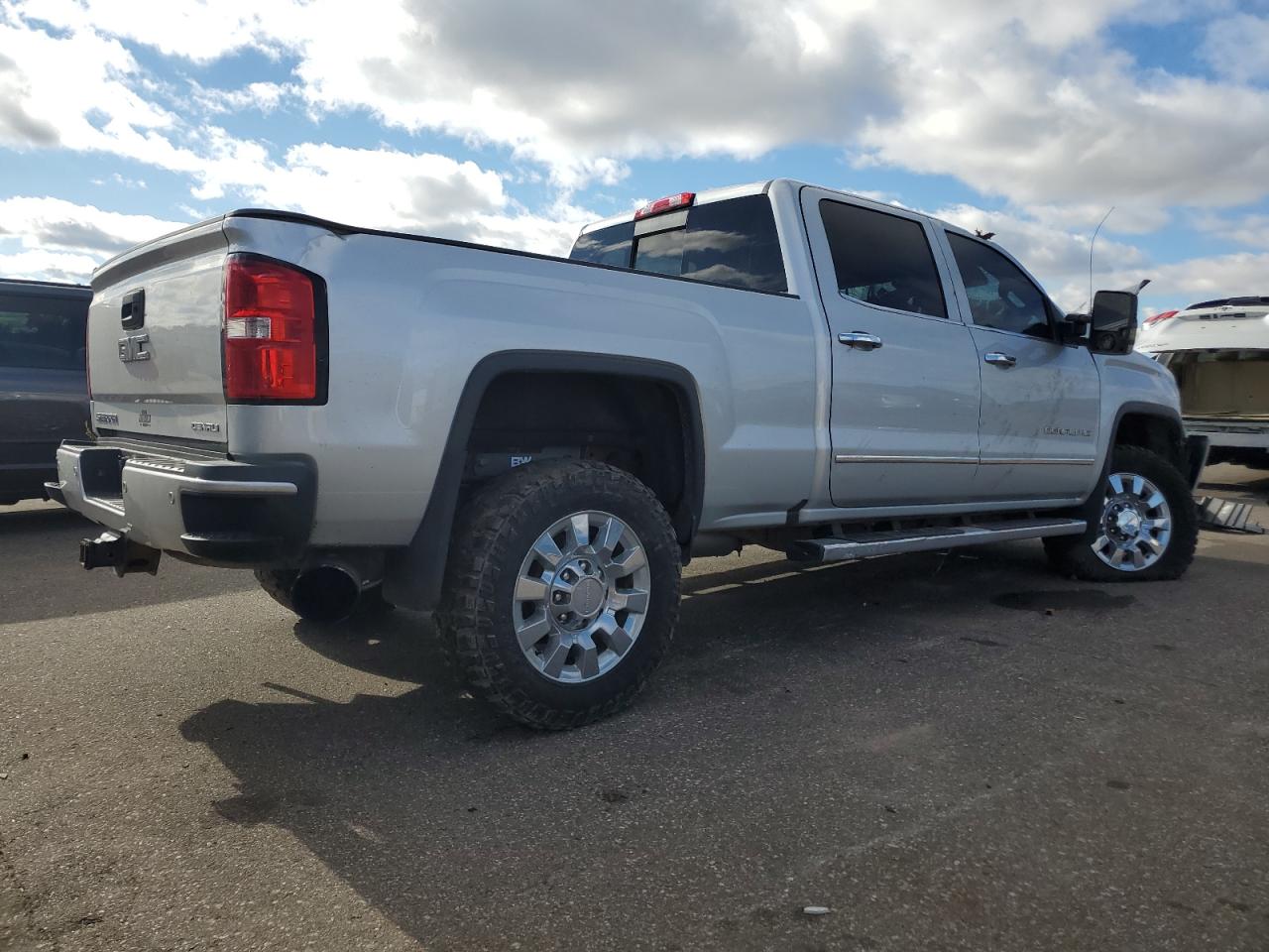 GMC SIERRA K2500 DENALI