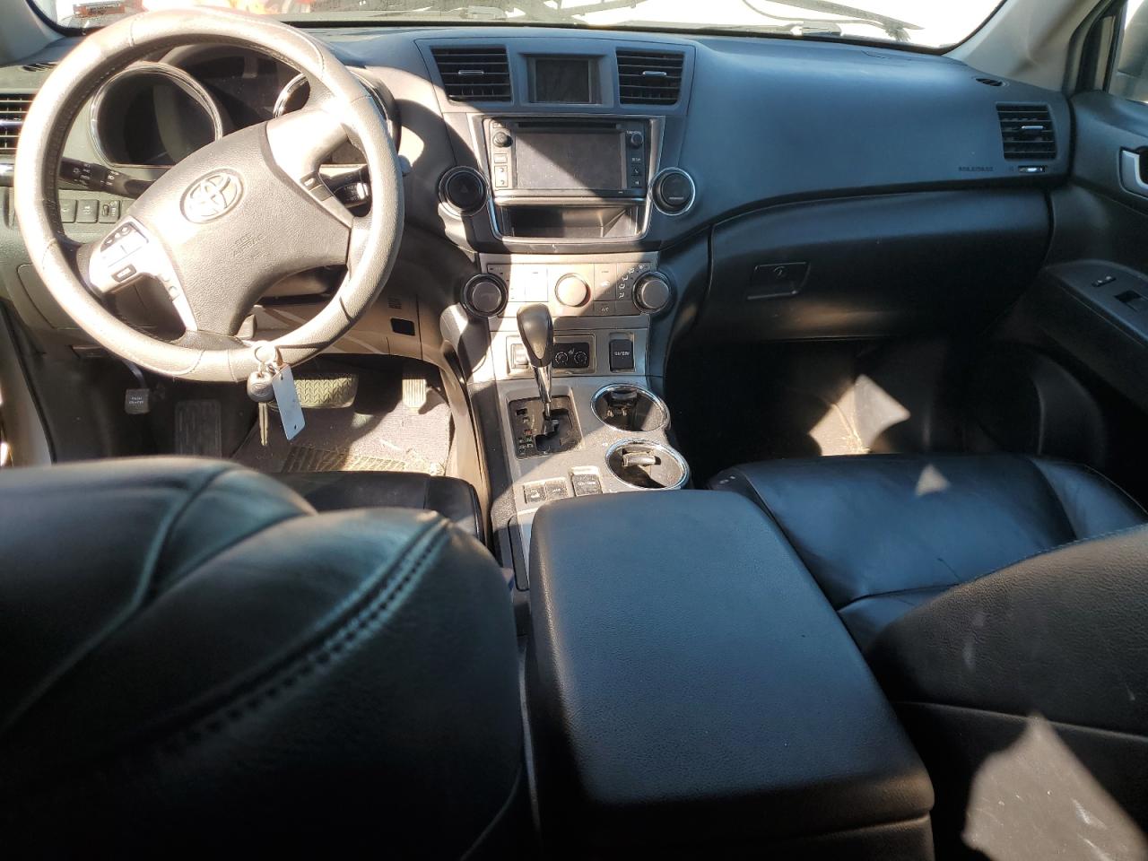 TOYOTA HIGHLANDER BASE