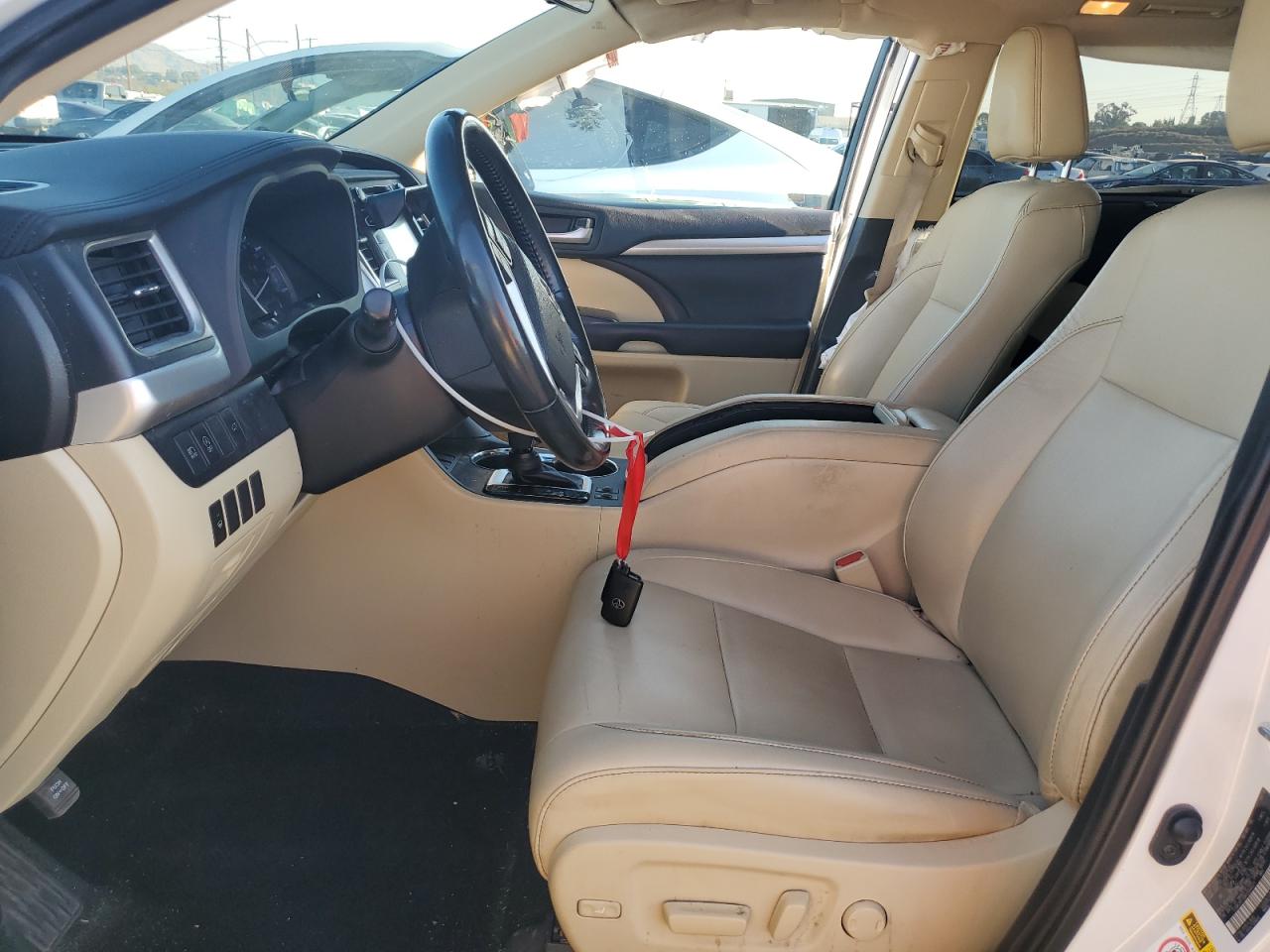 Lot #3308358371 2019 TOYOTA HIGHLANDER