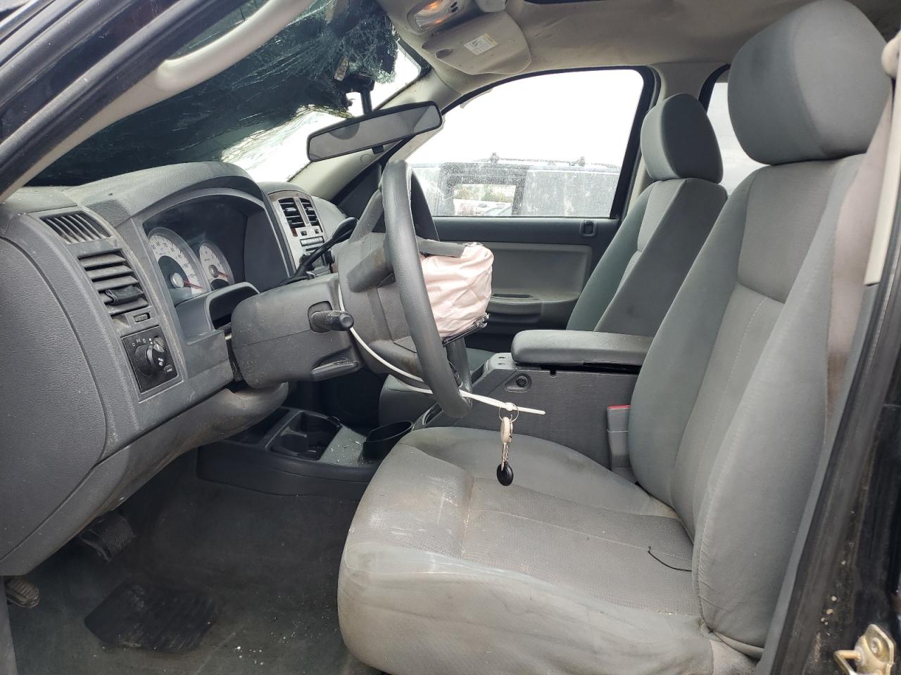 Lot #3262690117 2005 DODGE DAKOTA QUA