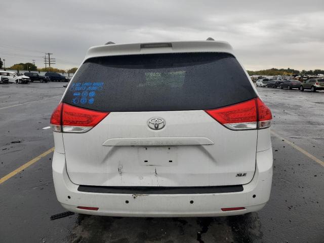 2014 TOYOTA SIENNA XLE #3273769360