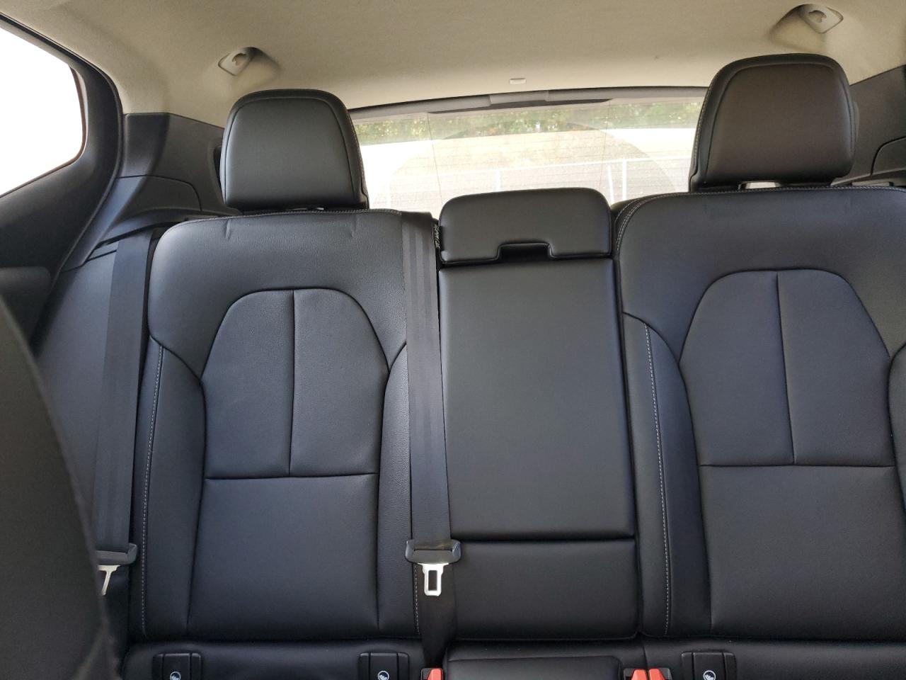 VOLVO XC40 T5 MOMENTUM