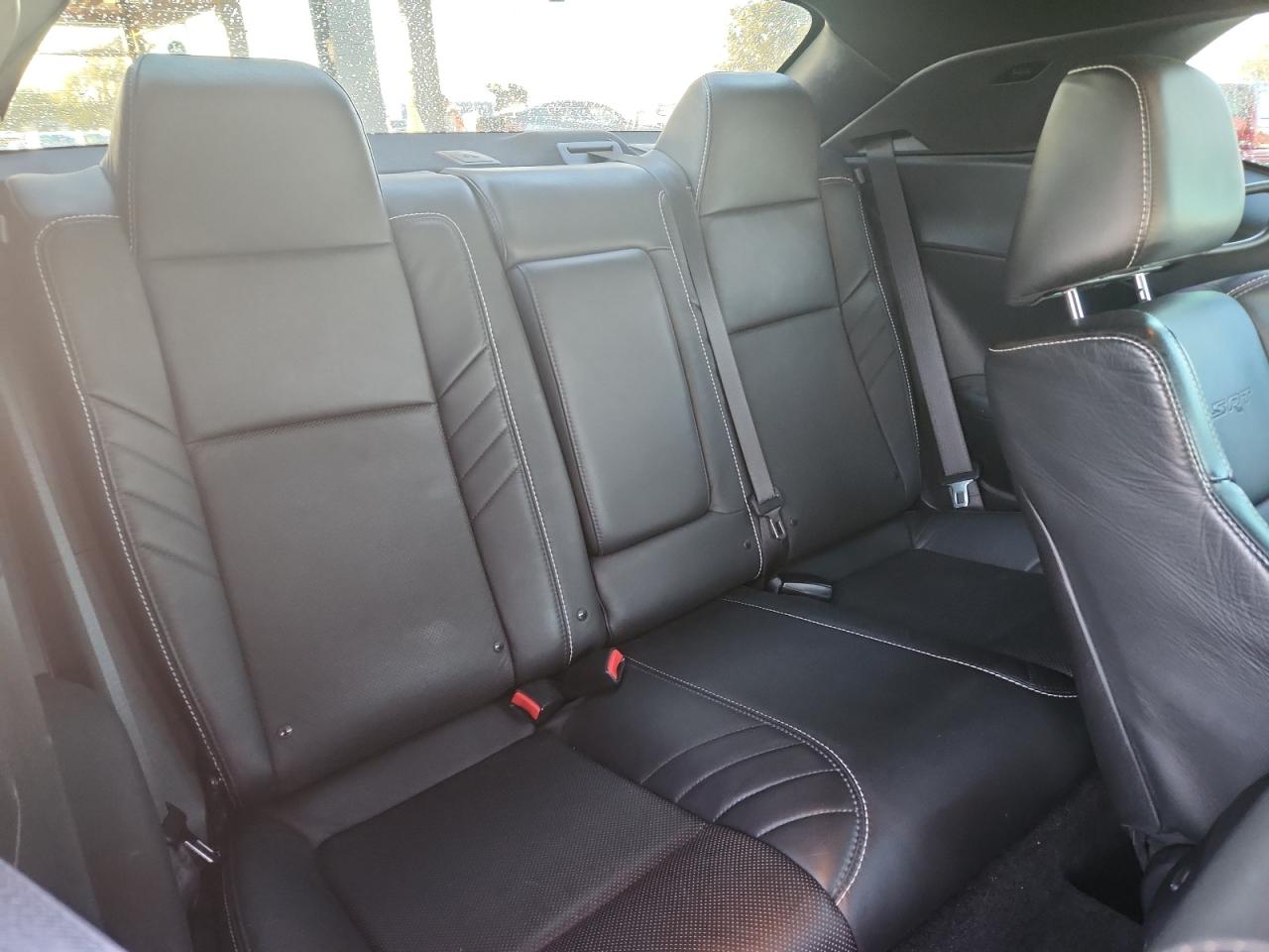 DODGE CHALLENGER SRT 392