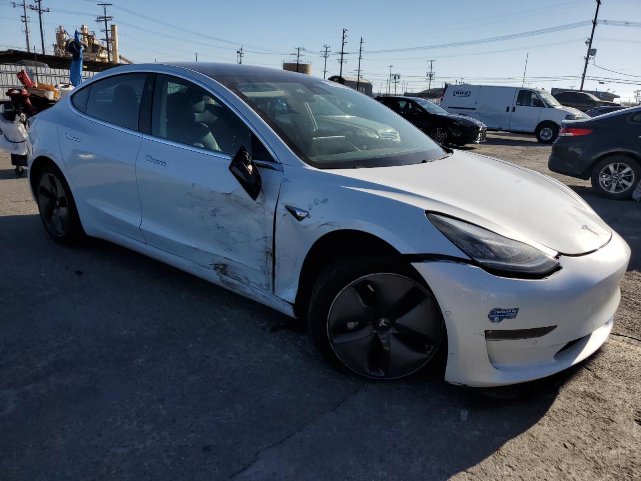 TESLA MODEL 3
