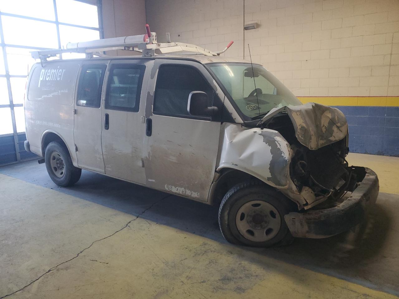 Lot #3268253055 2009 CHEV EXPRESS CUTAW