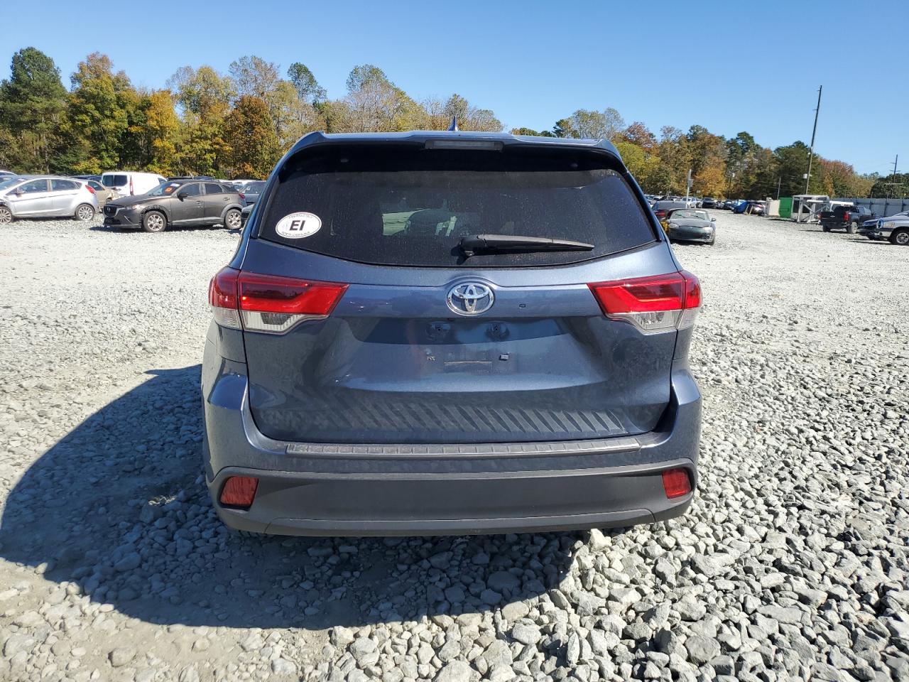 TOYOTA HIGHLANDER SE