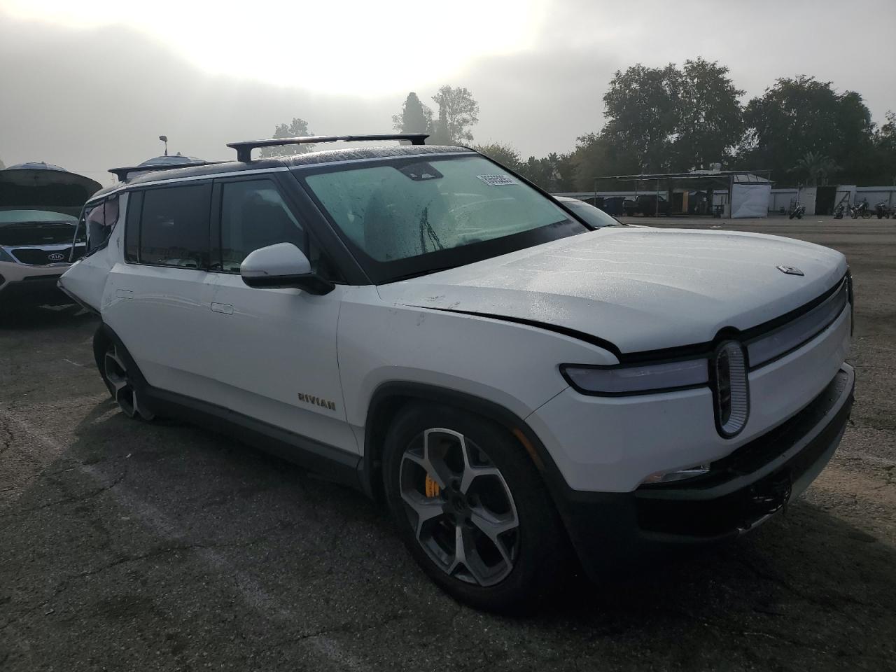 RIVIAN R1S ADVENTURE