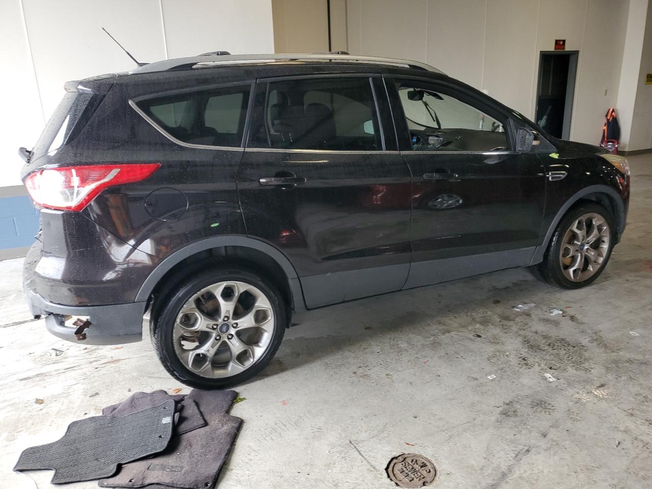 FORD ESCAPE TITANIUM