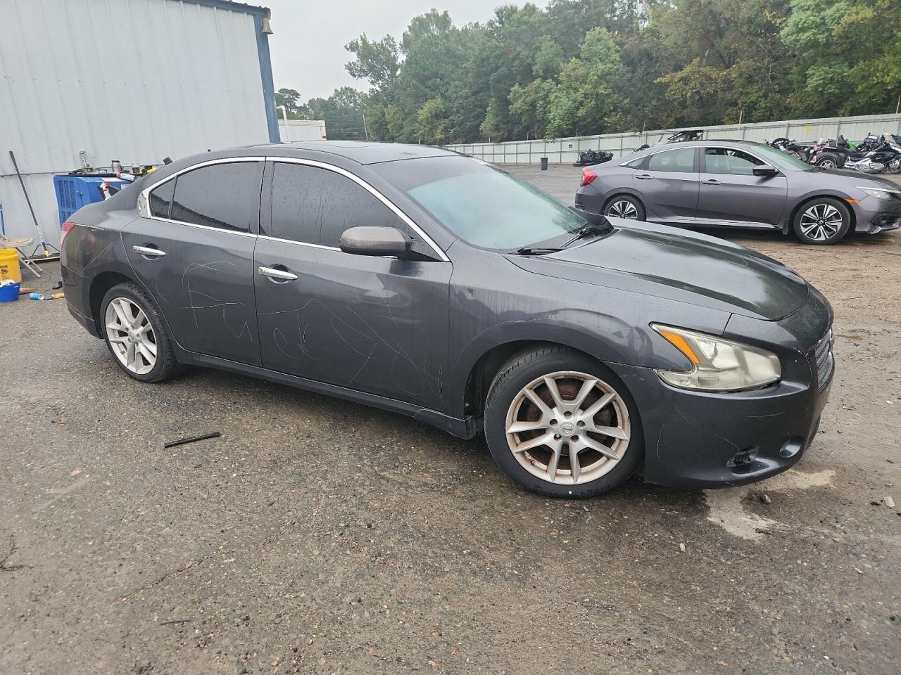 NISSAN MAXIMA S