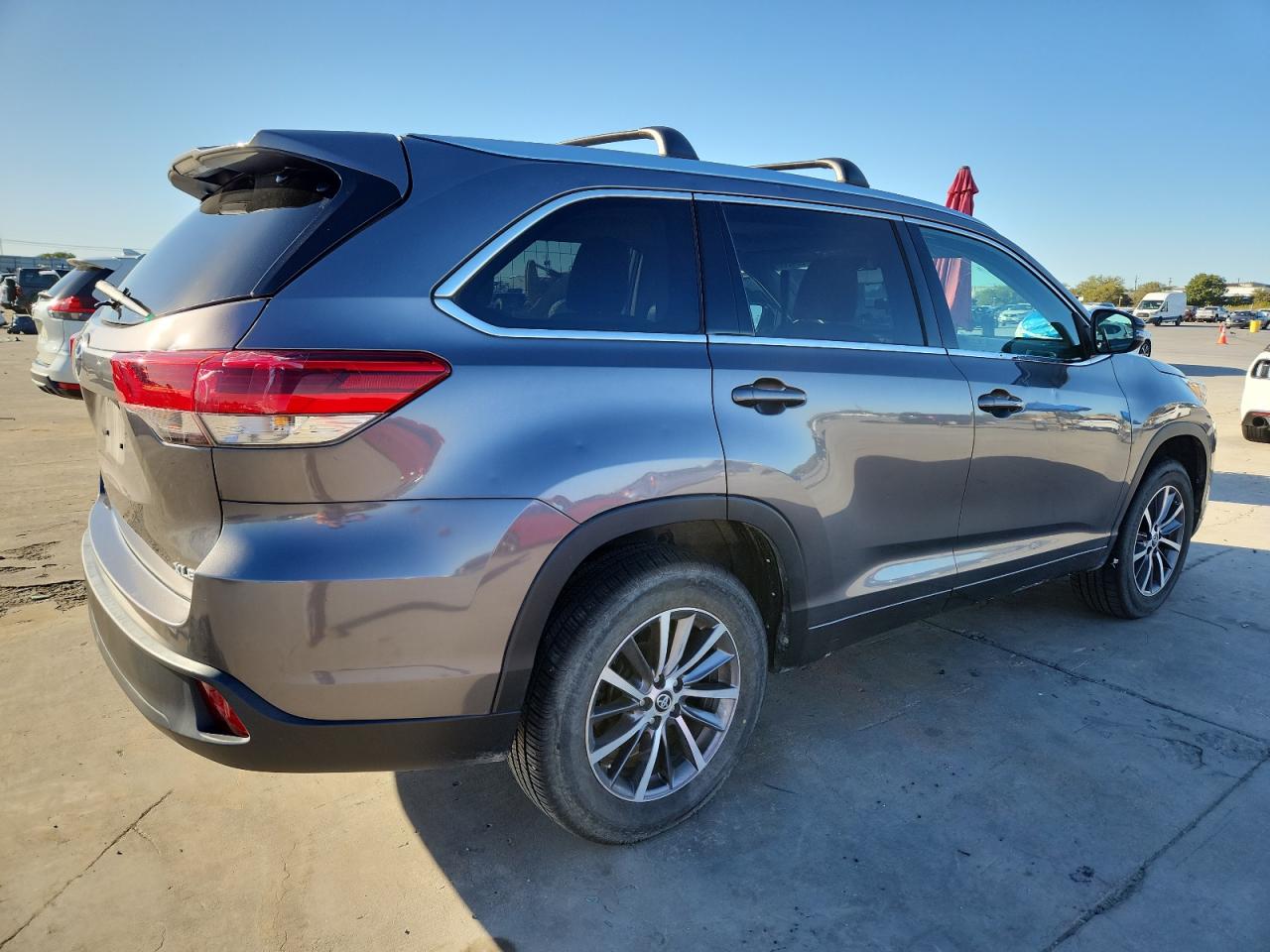 TOYOTA HIGHLANDER SE