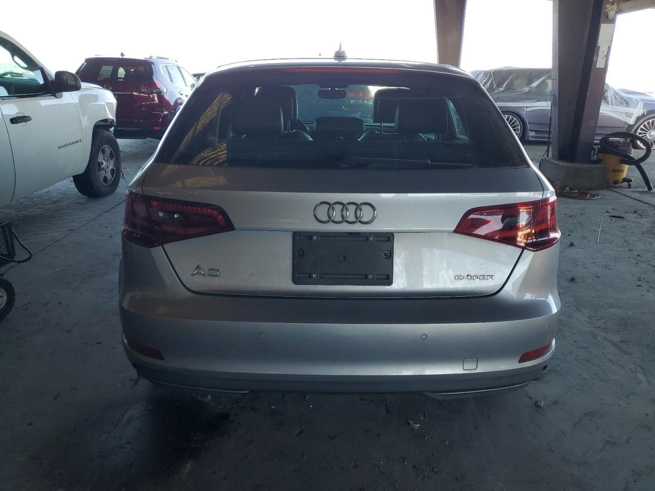 AUDI A3 E-TRON PREMIUM PLUS