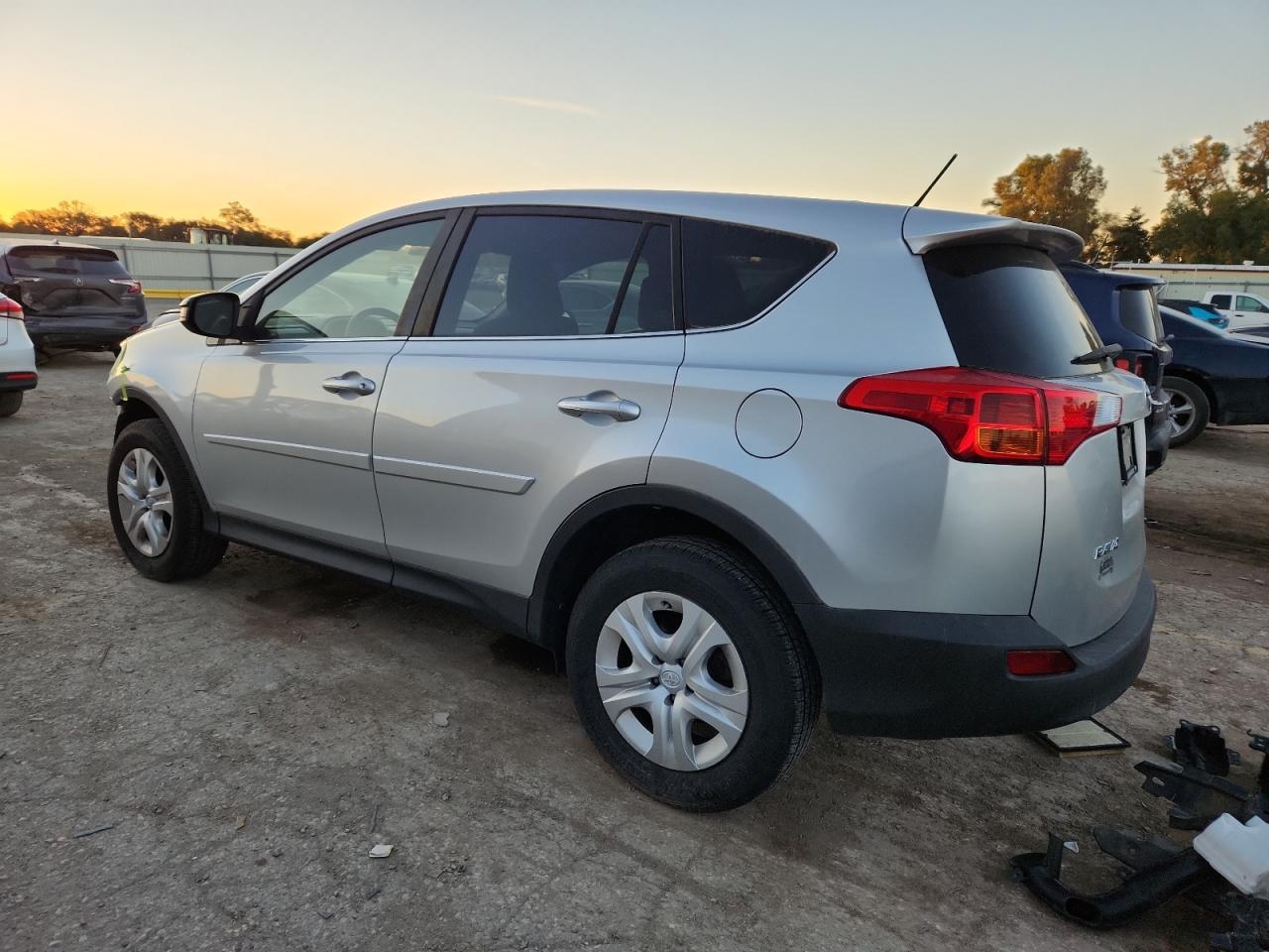 TOYOTA RAV4 LE