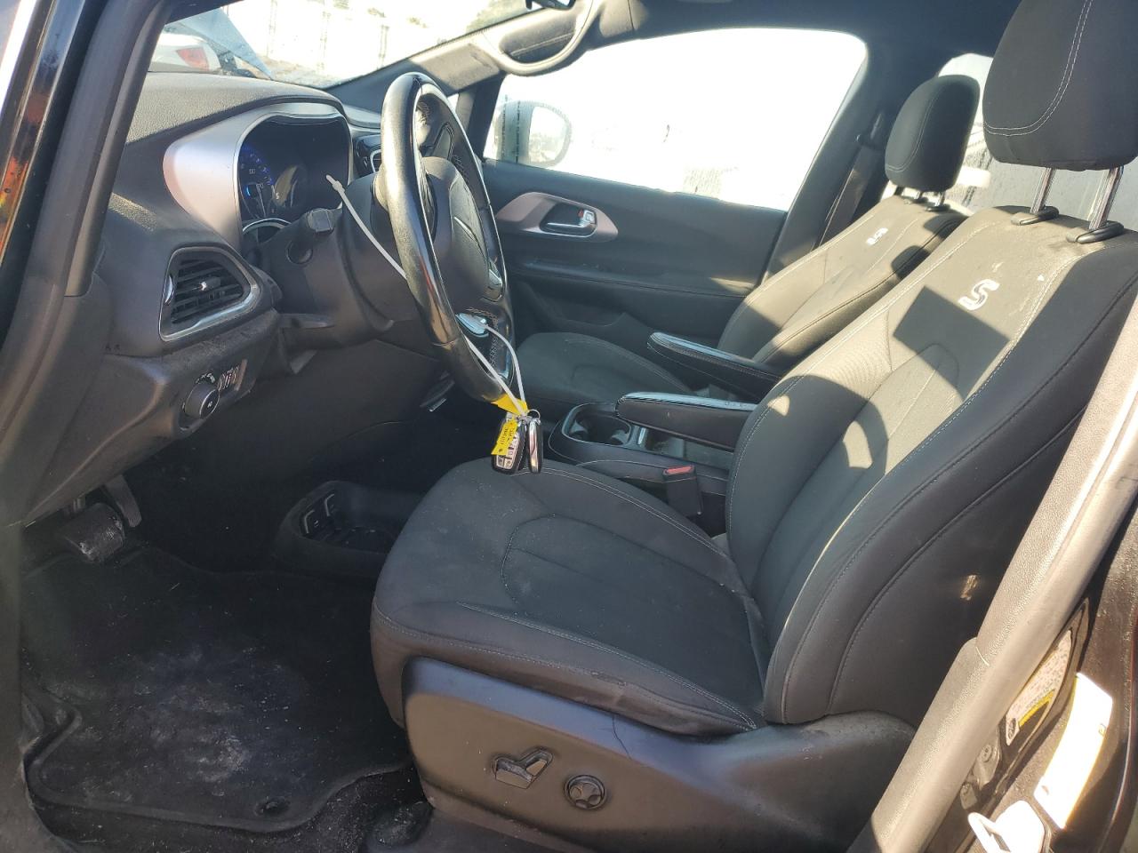 CHRYSLER PACIFICA TOURING PLUS