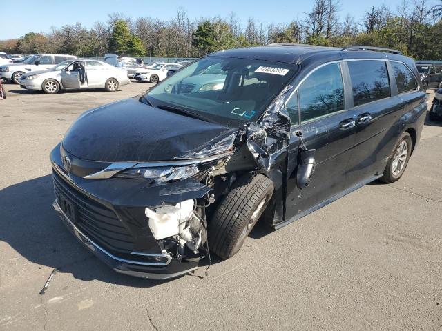 Global Auto Auctions: 2022 TOYOTA SIENNA XLE