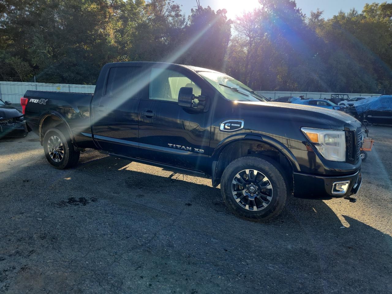 NISSAN TITAN SL