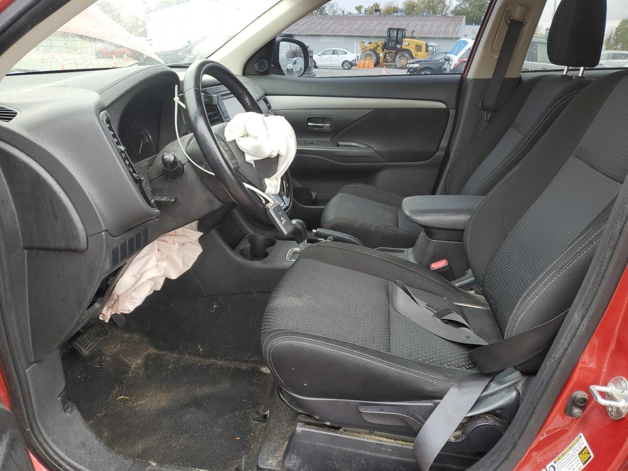 MITSUBISHI OUTLANDER SE