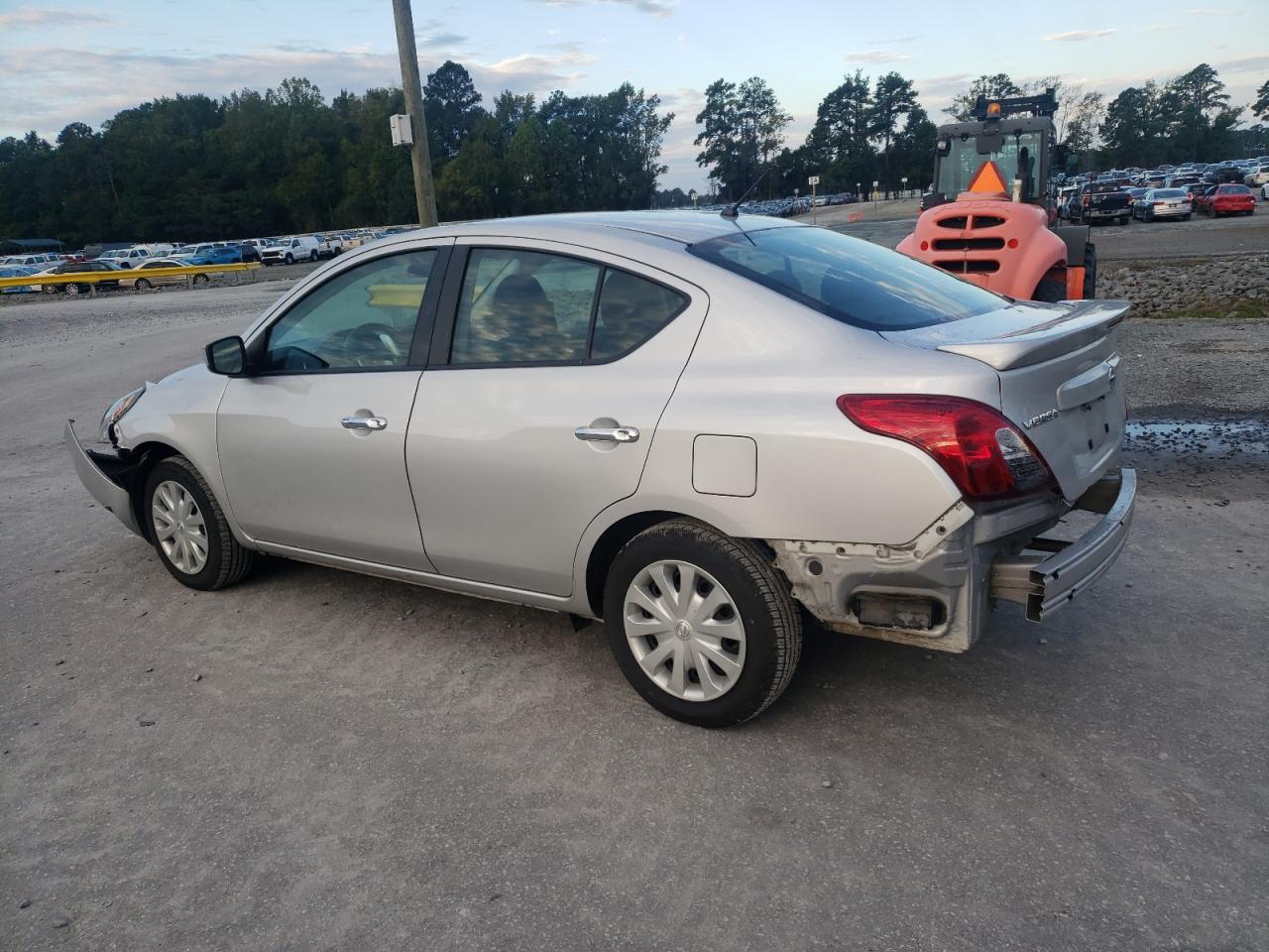 NISSAN VERSA S