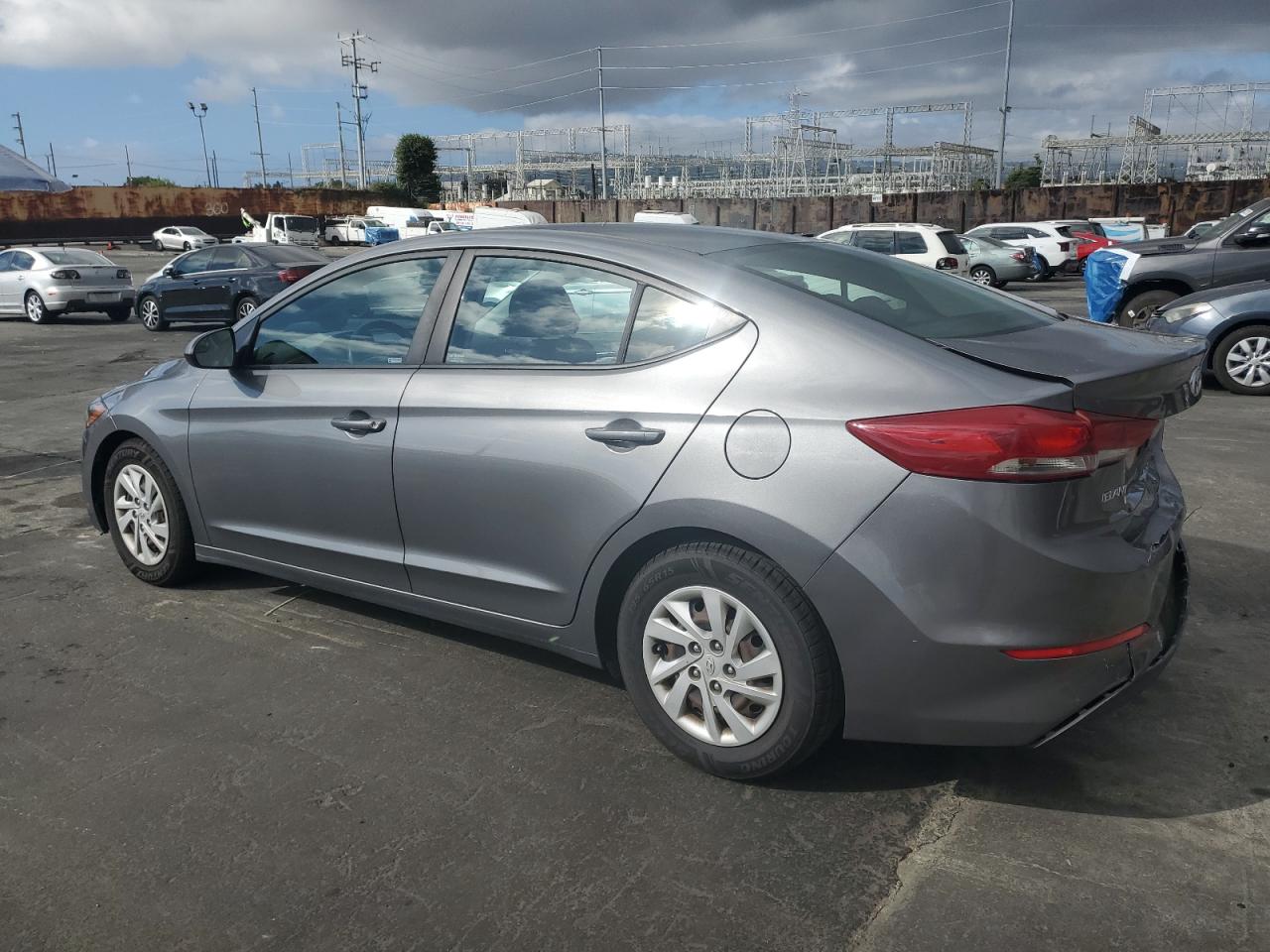 HYUNDAI ELANTRA SE