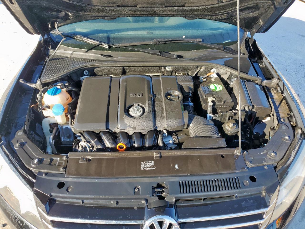 VOLKSWAGEN PASSAT SE