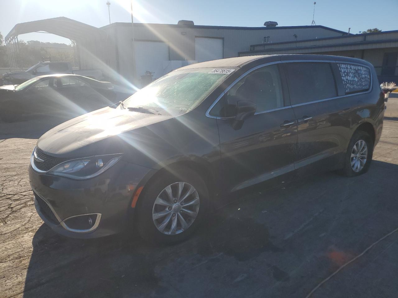 CHRYSLER PACIFICA TOURING