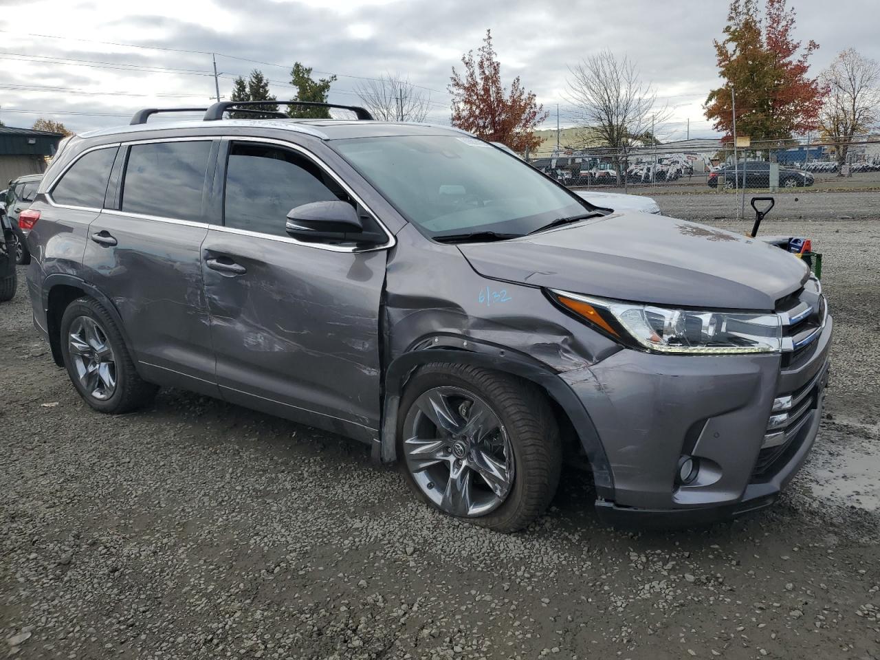 TOYOTA HIGHLANDER LIMITED