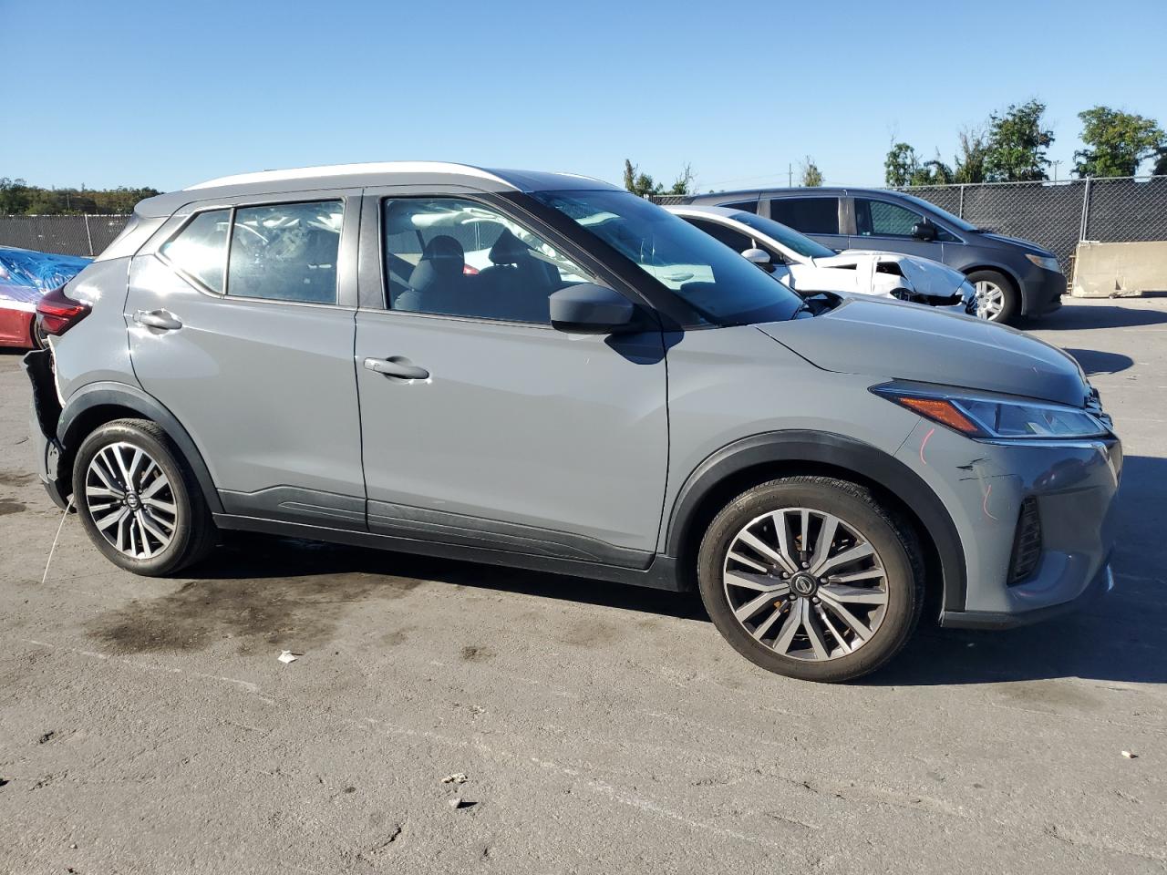 NISSAN KICKS SV