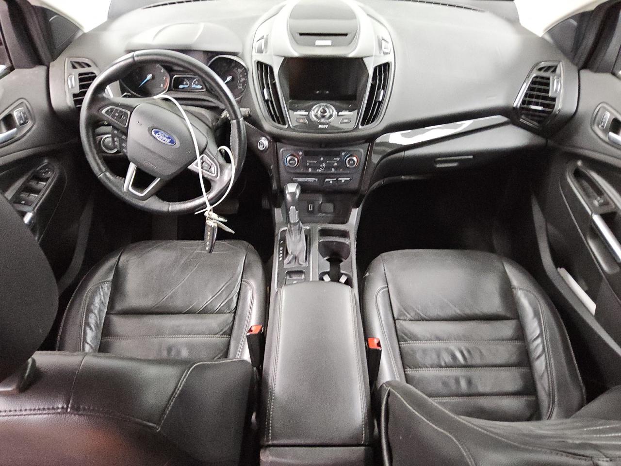 FORD ESCAPE TITANIUM